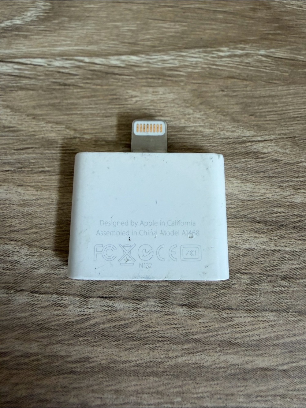 Apple Lightning to 30-pin Adapter A1468